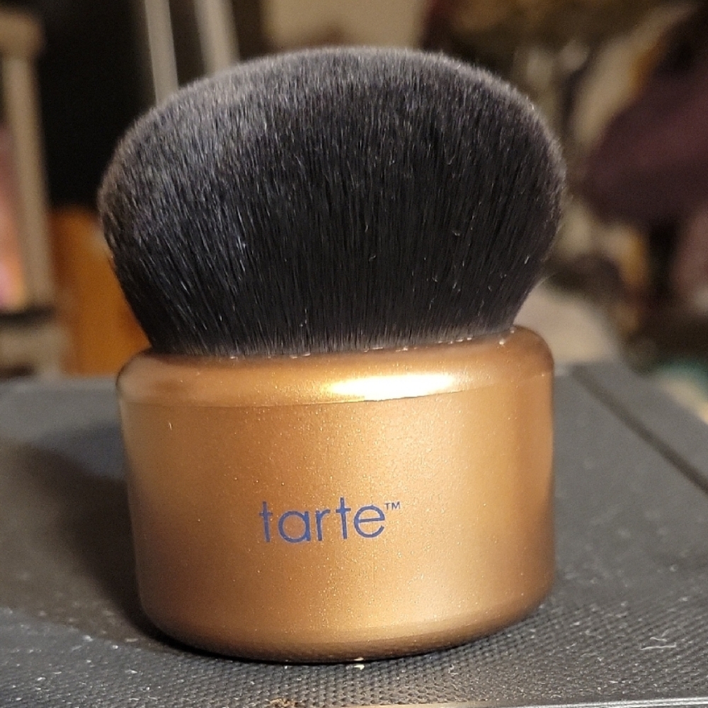 Tarte Bronze Kabuki Brush with Black Bristles